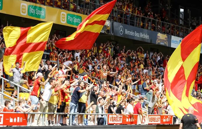 aparte tribunes in belgie voor niet geinjecteerden